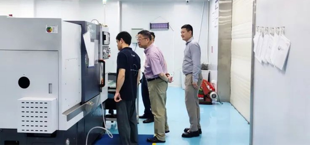 热烈欢迎中国医师协会妇产科医师分会会长狄文教授一行莅临科迈森参观交流